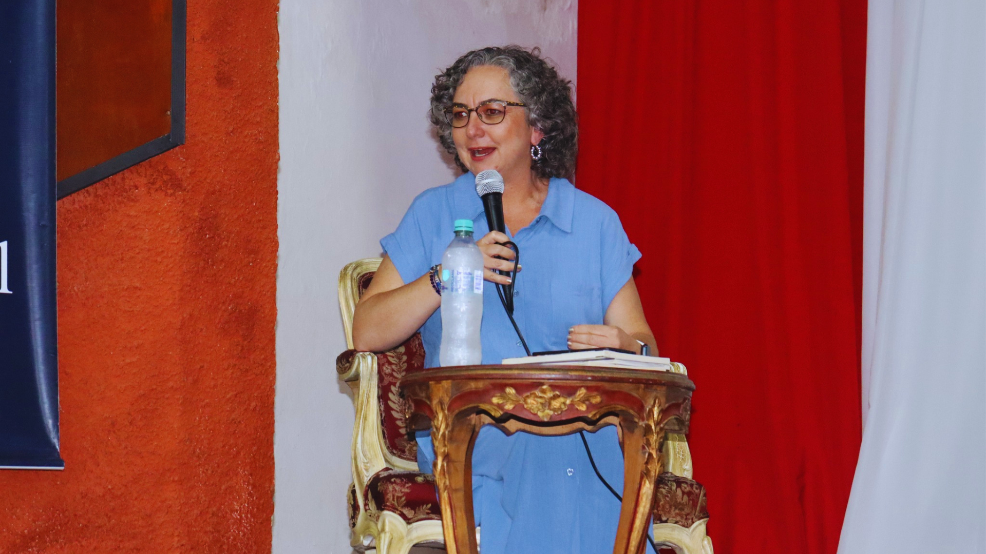 En Aguadas revivió el legado de Claudina Múnera con la visita de la periodista e investigadora Adriana Villegas Botero.